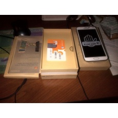 Brand new samsung galaxy s5 g900f 4g-factory unlocked.
