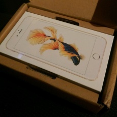 Brand new apple iphone 6s plus - 128gb.